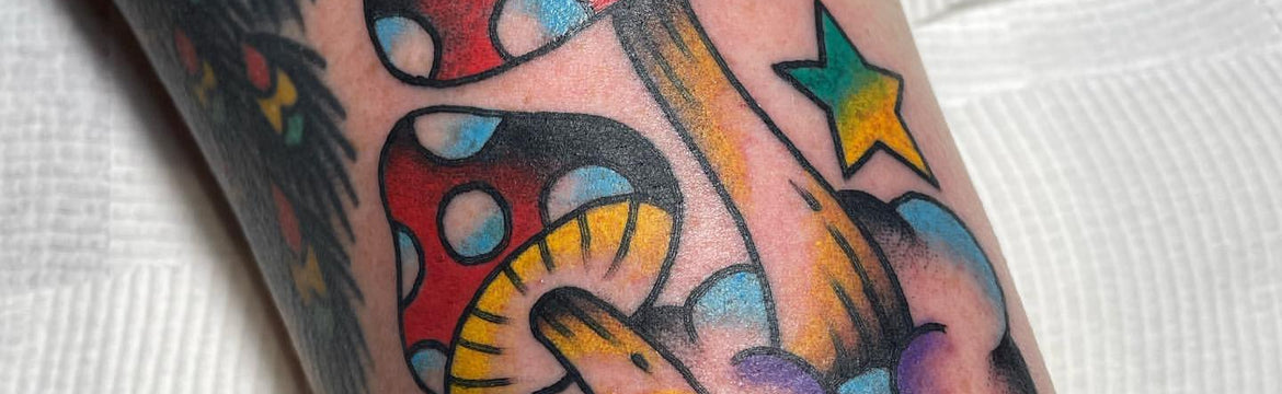 Psychedelic Mushroom Trad Tattoo by Jimmy Lachmund