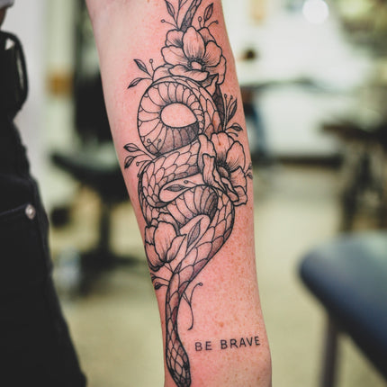 Fine Line Snake and Flowers - Wade Johnston