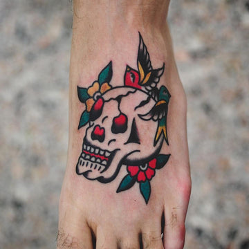 Skull and Swallows Vintage Flash Tattoo - Lachie Grenfell